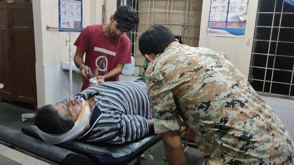 विवाद रोकने बीच-बचाव करने पर चाकू से हमला, 3 पर जुर्म विवाद रोकने बीच-बचाव करने पर चाकू से हमला, 3 पर जुर्म