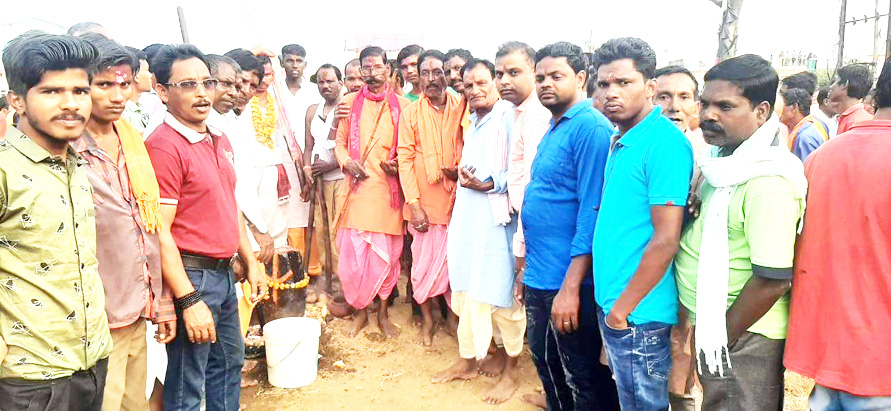 हर्षोल्लास के साथ मनी गोवर्धन पूजा