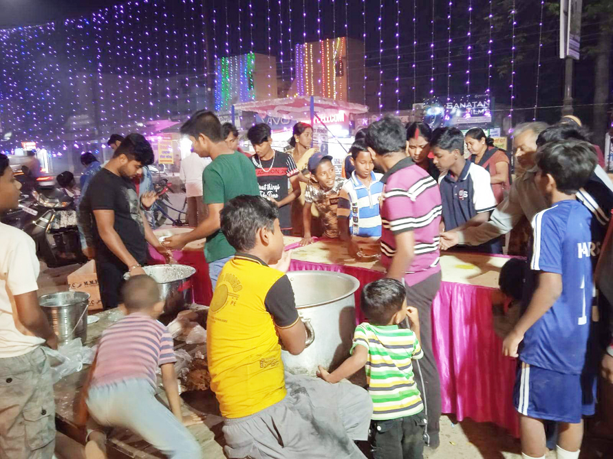 काली पूजा की धूम, पूजा-अर्चना, भंडारा व सांस्कृतिक कार्यक्रम