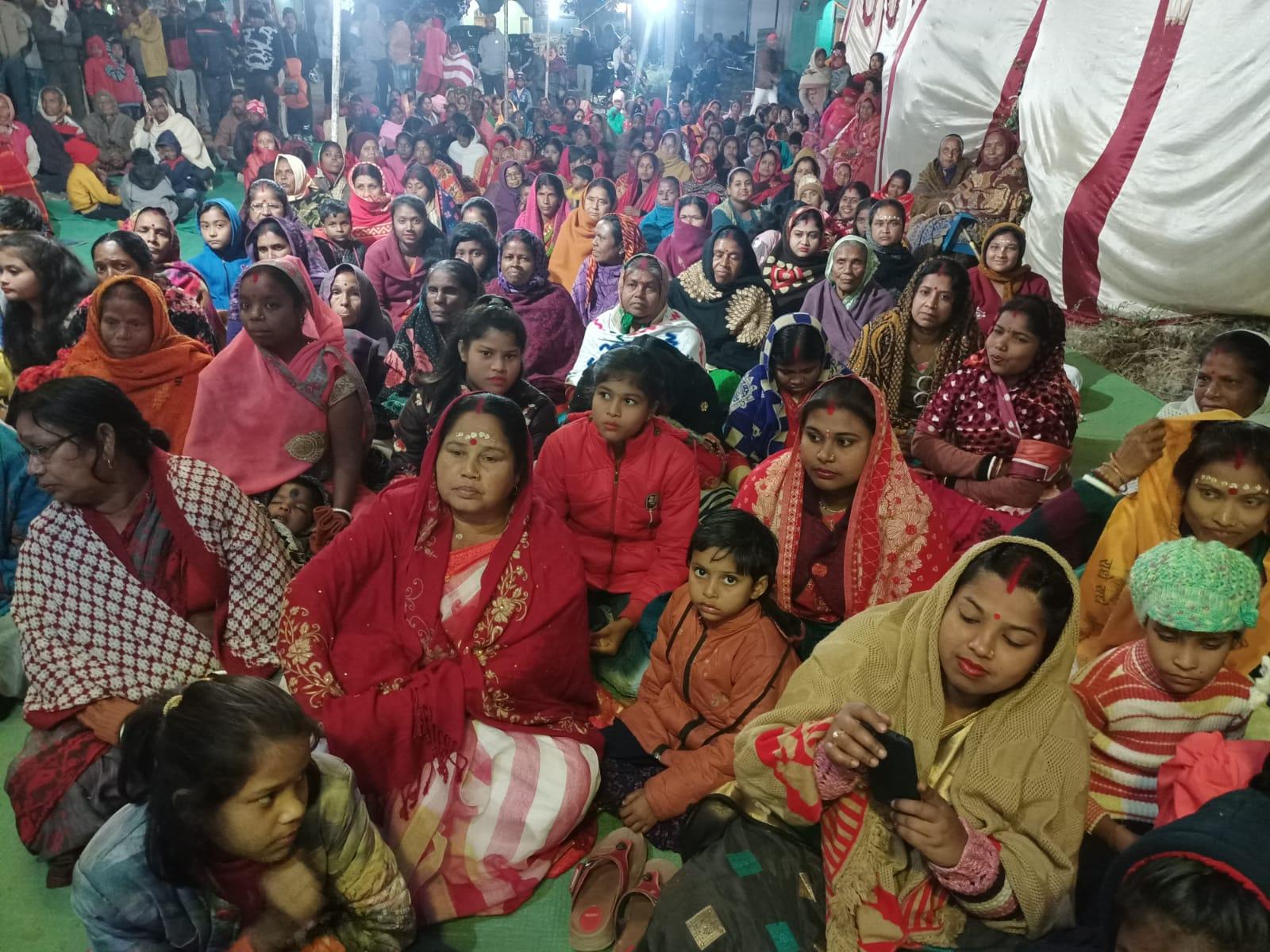 काली पूजा, भजन पर झूमे भक्त