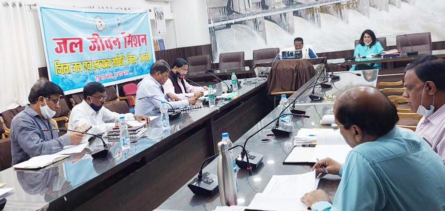 स्कूल, आंगनबाड़ी केन्द्र व शासकीय भवनों में नल कनेक्शन का सत्यापन कर जानकारी दें