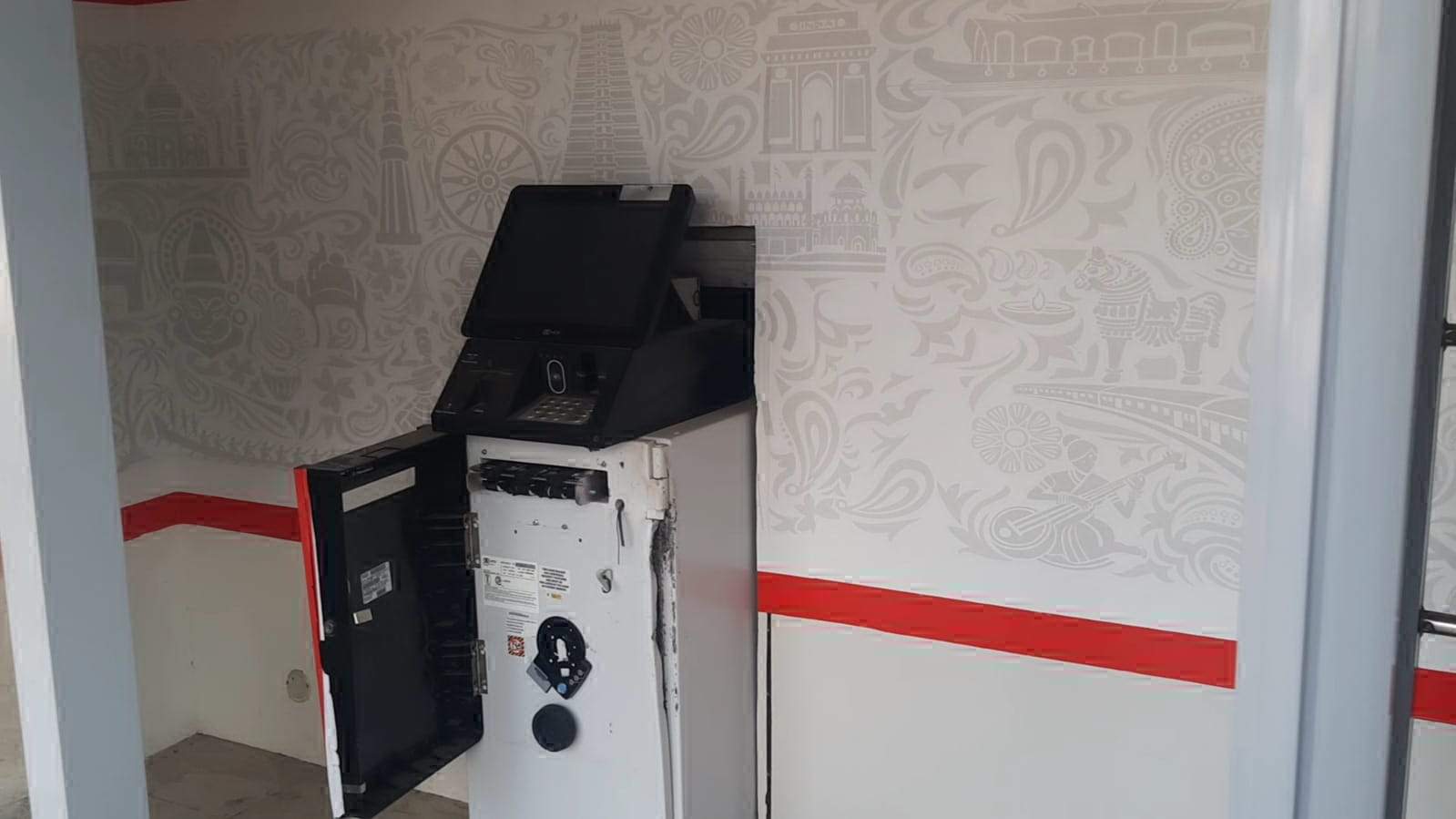 एटीएम में तोडफ़ोड़, चोरी की कोशिश असफल