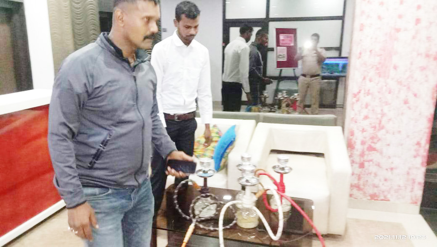 होटल पिंक पर्ल में  चल रहा था हुक्का बार