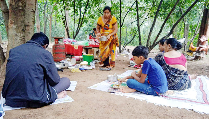 आंवला नवमी पर पिकनिक स्थल रहे गुलजार