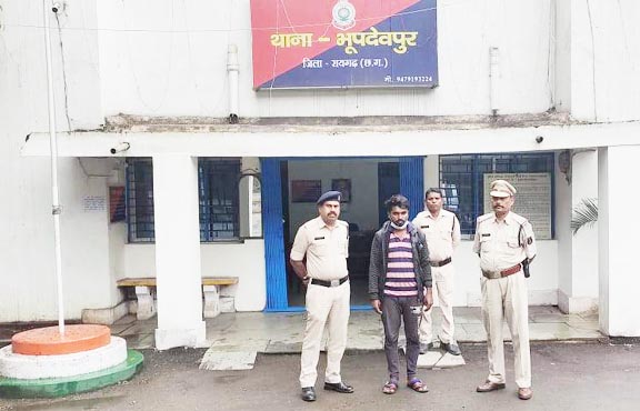 ट्रेलर में फर्जी नंबर प्लेट लगाकर हुआ था फरार, ड्रायवर बंदी