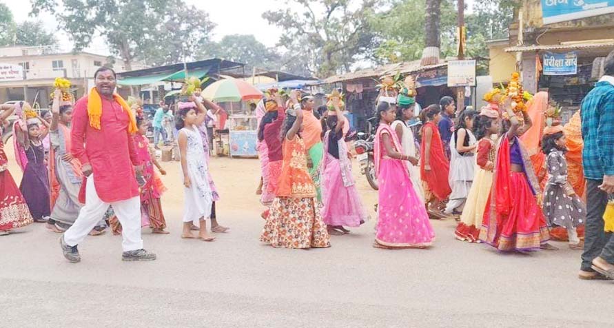 गोपाष्टमी पर सर्व यादव समाज ने निकाली कलश यात्रा