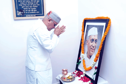  पं. नेहरू को जयंती पर सीएम ने किया नमन