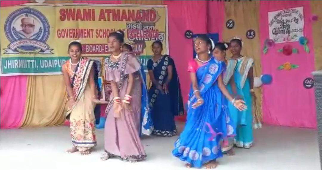 स्वामी आत्मानंद विद्यालय में विविध कार्यक्रम