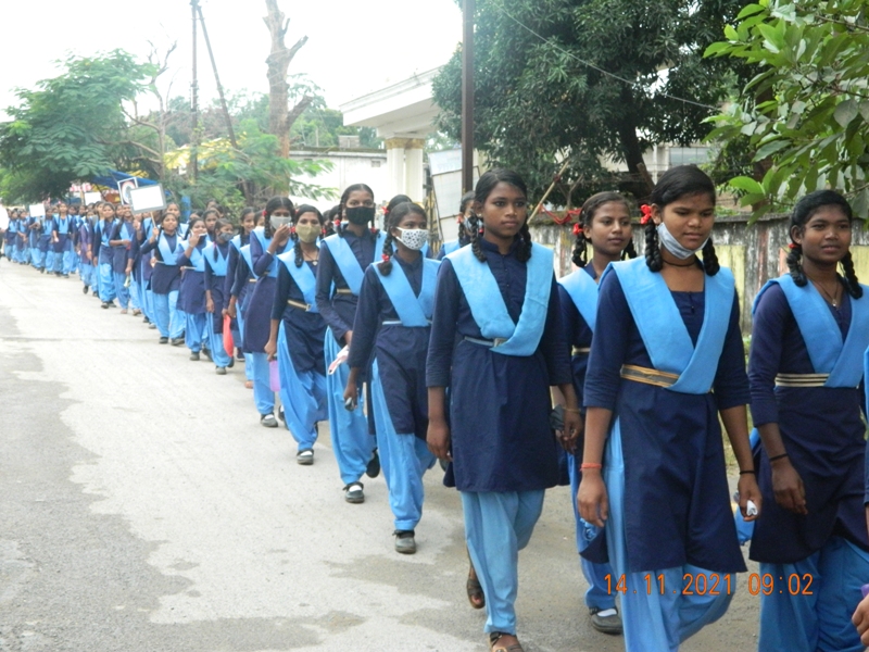 बाल दिवस पर निकाली प्रभात फेरी