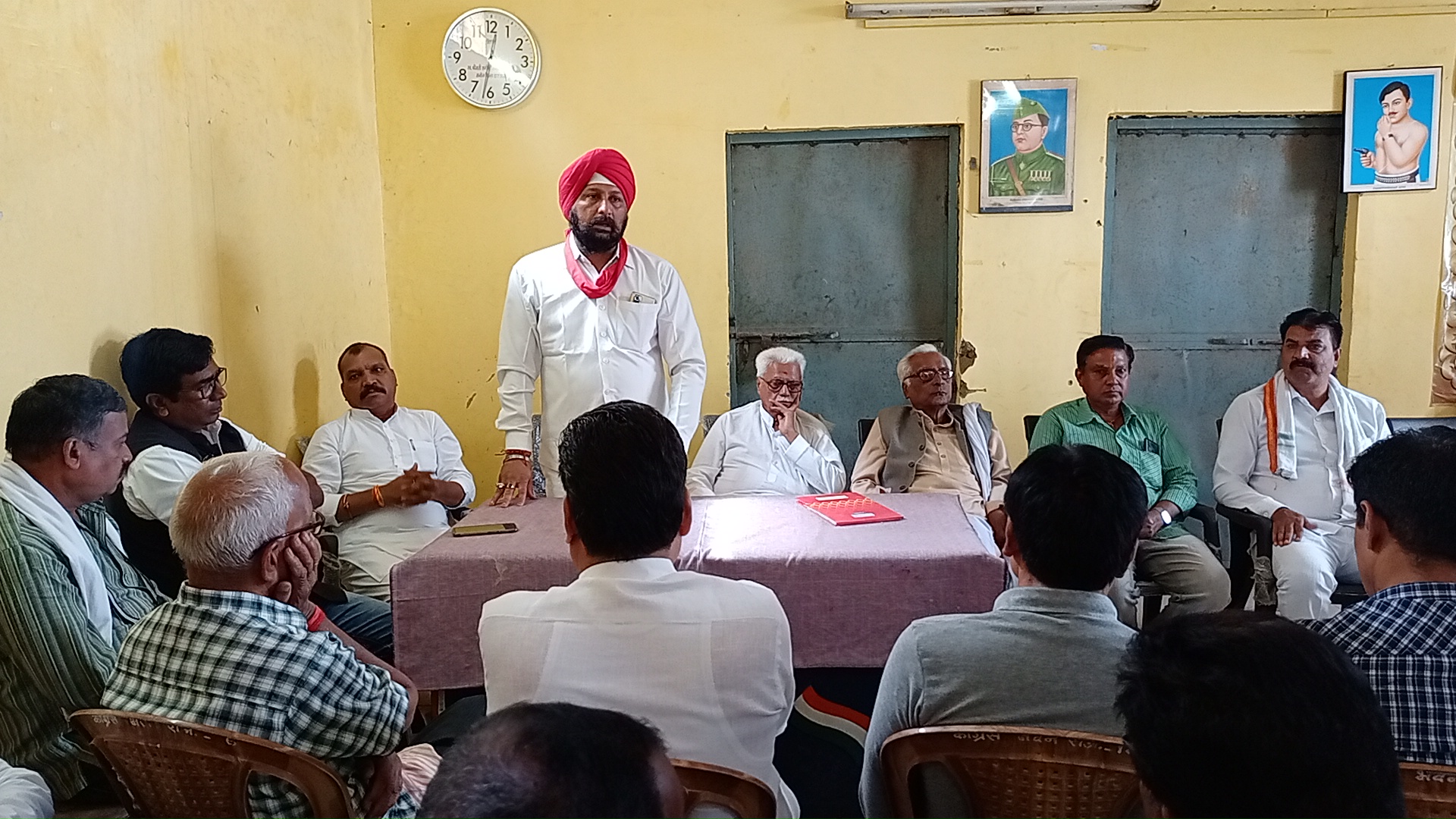 शहर कांग्रेस ने मनाई नेहरू की जयंती शहर कांग्रेस ने मनाई नेहरू की जयंती