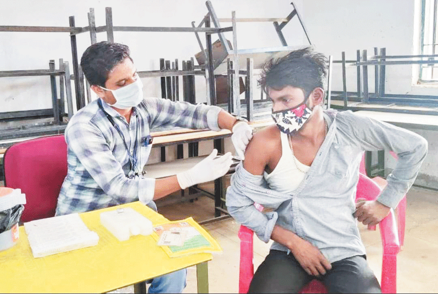 जिले में प्रथम चरण में 66 और दूसरे चरण में 40 फीसदी टीकाकरण