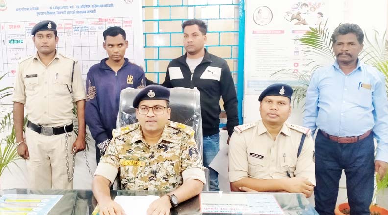 मृतक के खाते से रकम पार, फरार आरोपी रायपुर से बंदी
