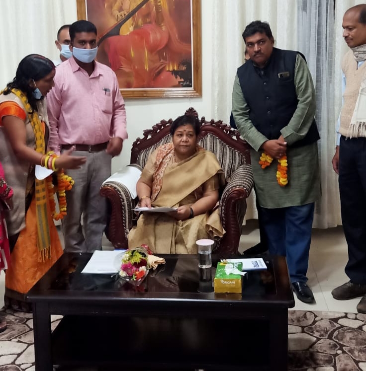 ओबीसी महासभा सरगुजा ने राज्यपाल को सौंपा ज्ञापन