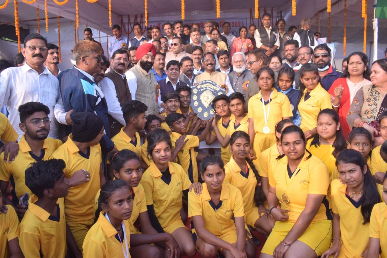 खेल प्रतिभाओं को राष्ट्रीय एवं अंतरराष्ट्रीय स्तर पर अवसर प्रदान करने  सरकार प्रतिबद्ध-डॉ. डहरिया