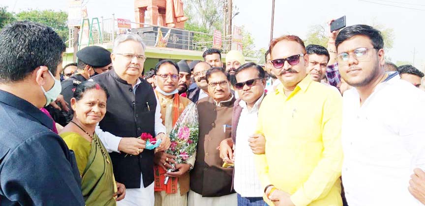 नवापारा में रमन का भव्य स्वागत
