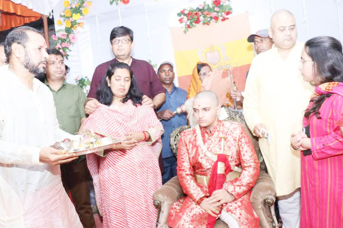 खैरागढ़ को मिला नया राजा, आर्यव्रत का हुआ राजतिलक खैरागढ़ को मिला नया राजा, आर्यव्रत का हुआ राजतिलक