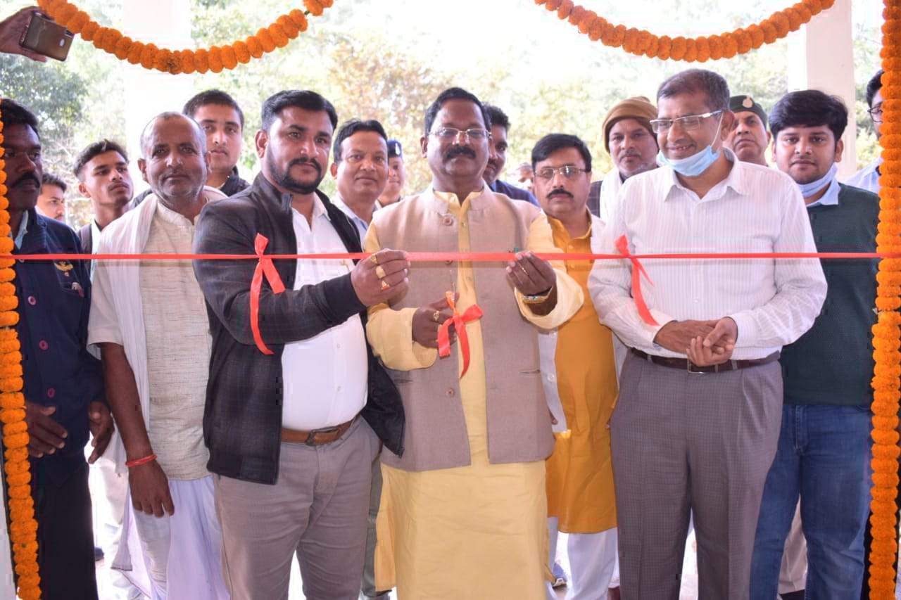 भगत ने किया लघु वनोपज सहकारी कार्यालय भवन का उद्घाटन