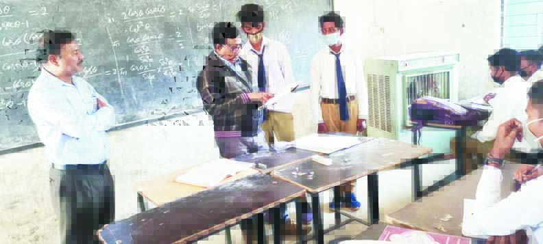डीईओ ने लिया स्कूलों का जायजा