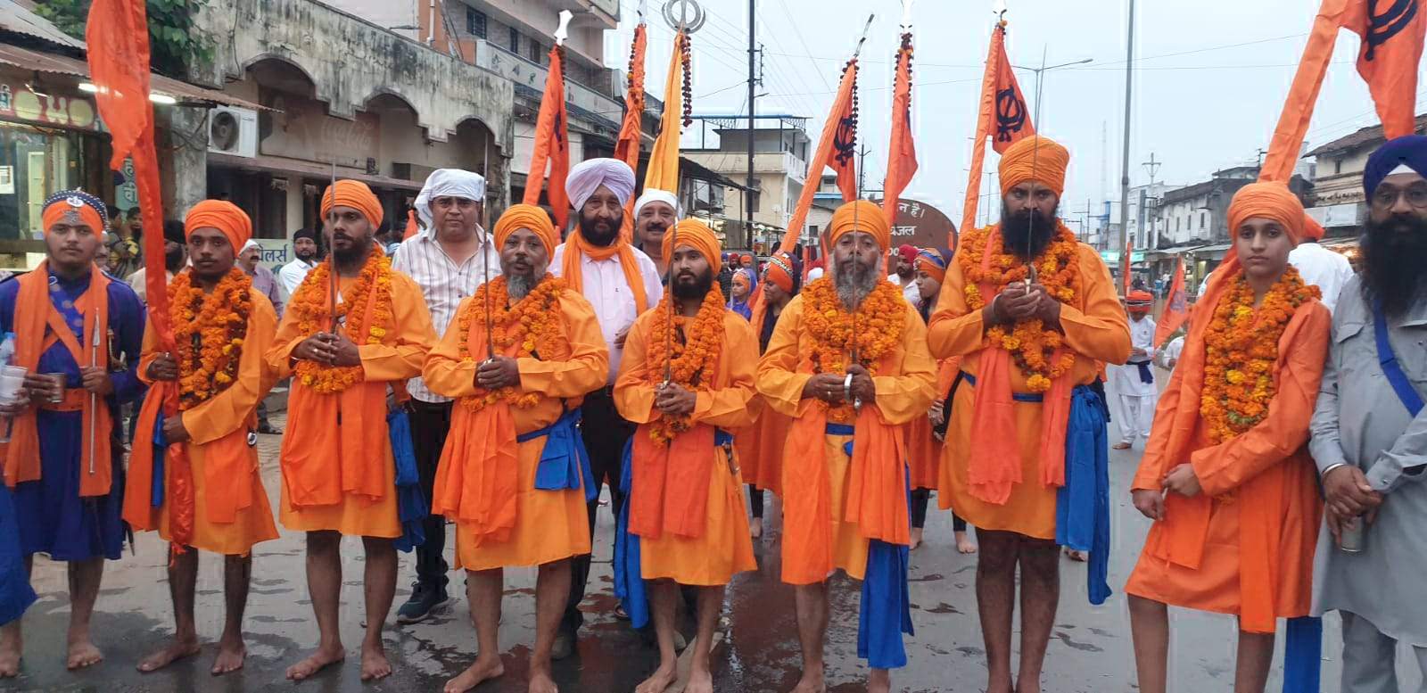 प्रकाश पर्व: पंज प्यारों की अगुवाई में निकला नगर कीर्तन