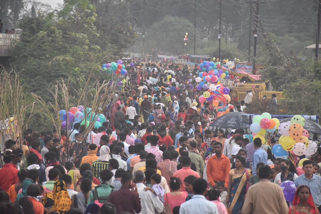 पुण्यदान कर लिया मेला का मजा