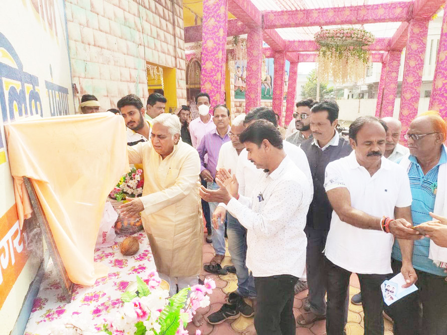 3 वार्डों के ड्रेनेज सिस्टम सुधार के लिए 97 लाख से नाला निर्माण शुरू