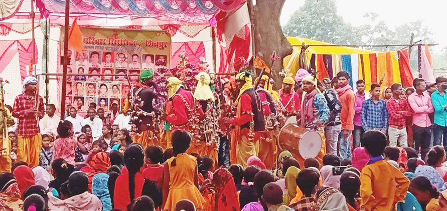 गोवर्धन पूजा में शामिल हुईं सिहावा विधायक, समाज ने रखी मंगल भवन की मांग गोवर्धन पूजा में शामिल हुईं सिहावा विधायक, समाज ने रखी मंगल भवन की मांग