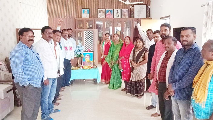 इंदिरा को  किया नमन