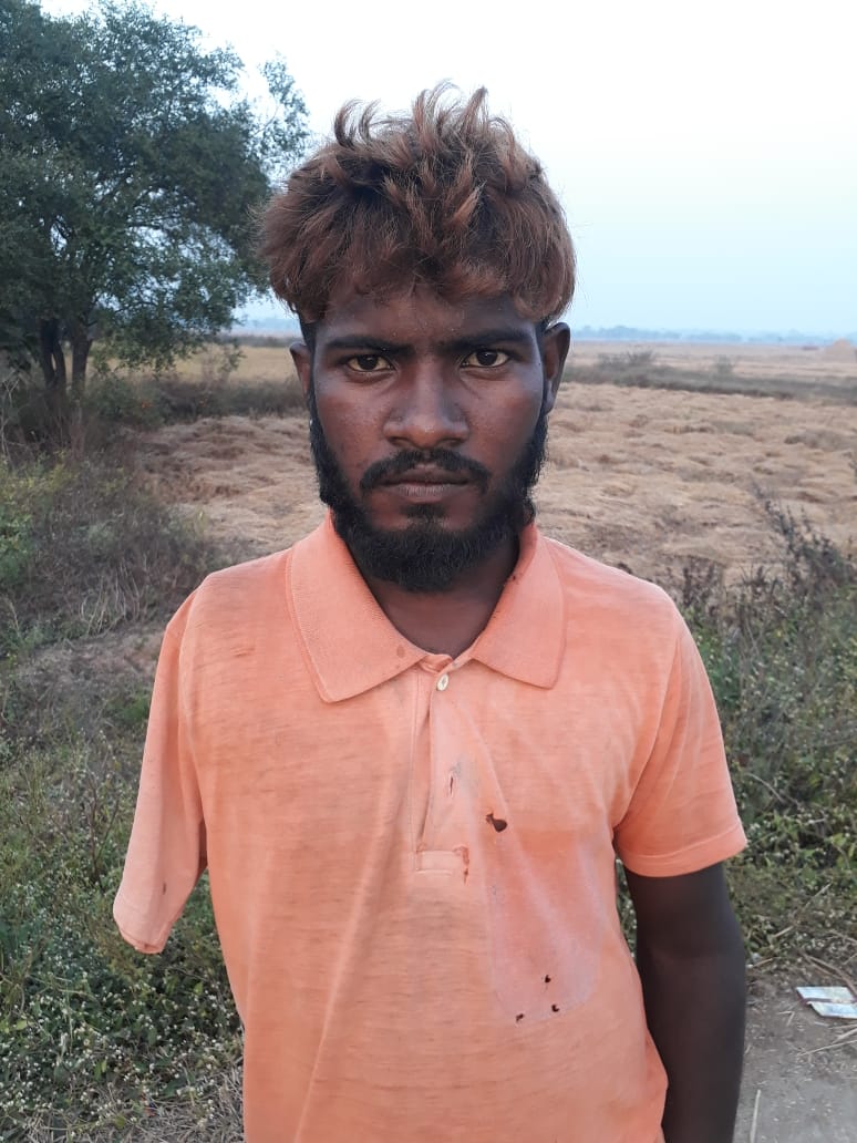 जन्म से एक हाथ, फिर भी हौसले में कमी नहीं