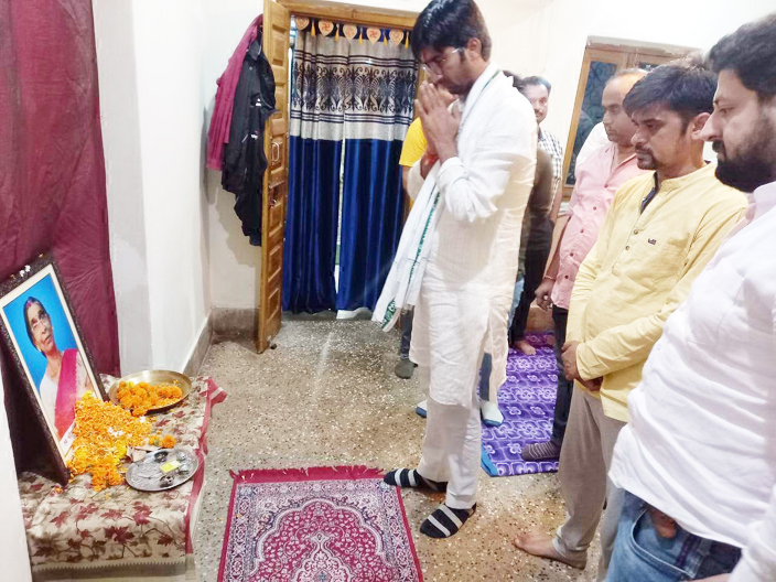 युकां प्रदेश अध्यक्ष ने शर्तिला सिंह को दी श्रद्धांजलि