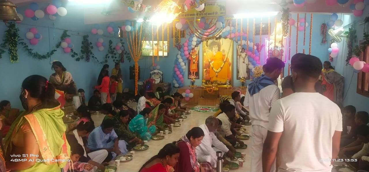 श्री सत्य साईं बाबा का मना जन्मोत्सव श्री सत्य साईं बाबा का मना जन्मोत्सव