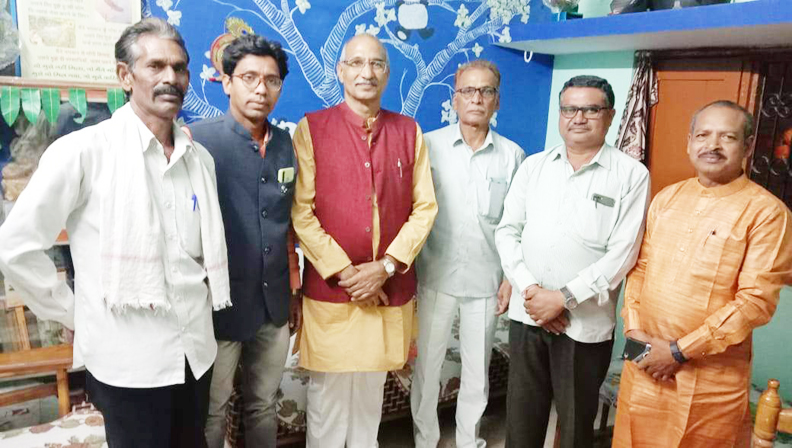 पूर्व सांसद चंदूलाल ने अनुभव को किया साझा पूर्व सांसद चंदूलाल ने अनुभव को किया साझा