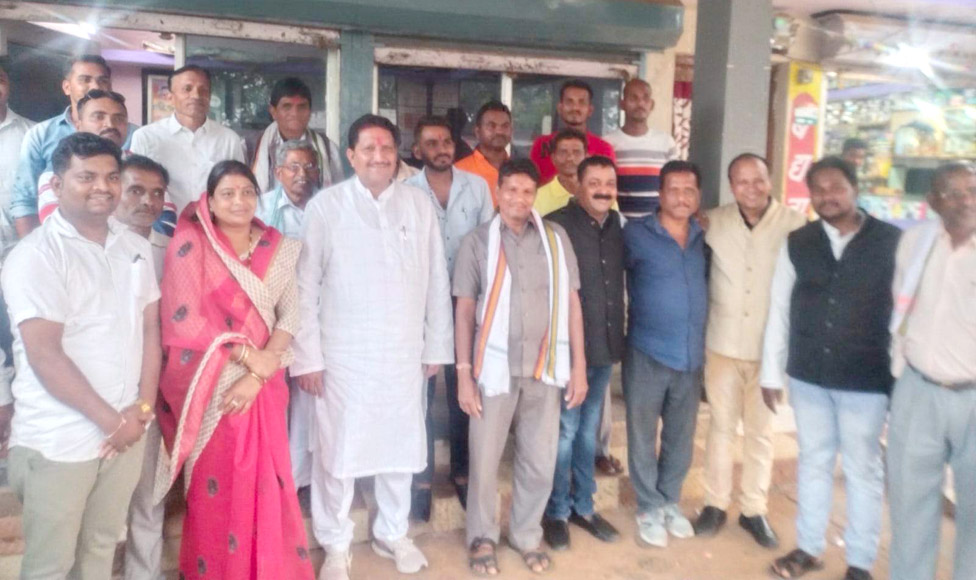 देवांगन का कांग्रेसियों ने किया स्वागत देवांगन का कांग्रेसियों ने किया स्वागत