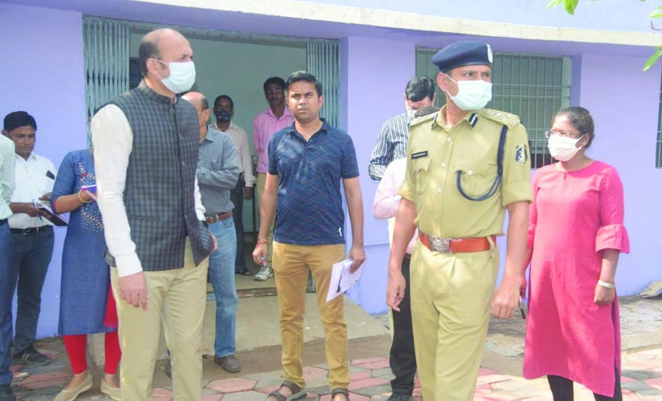 कलेक्टर ने चुनाव तैयारियों का किया निरीक्षण