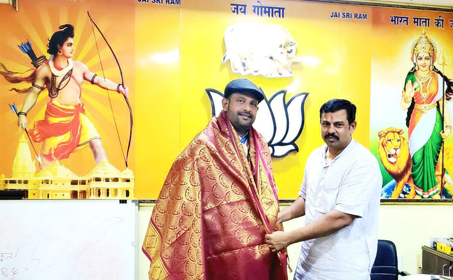 तेलंगाना में भाजपा विधायक ने प्रबल प्रताप का किया सम्मान