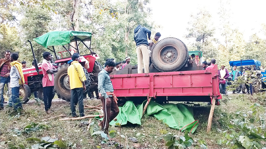किसान ट्रैक्टर रैली में शामिल होने आ रही एक टै्रक्टर-ट्रॉली पलटी, 3 घायल