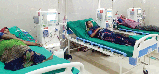मेडिकल कॉलेज अस्पताल में आधार कार्ड से मुफ्त डायलिसिस की सुविधा हो रही उपलब्ध मेडिकल कॉलेज अस्पताल में आधार कार्ड से मुफ्त डायलिसिस की सुविधा हो रही उपलब्ध