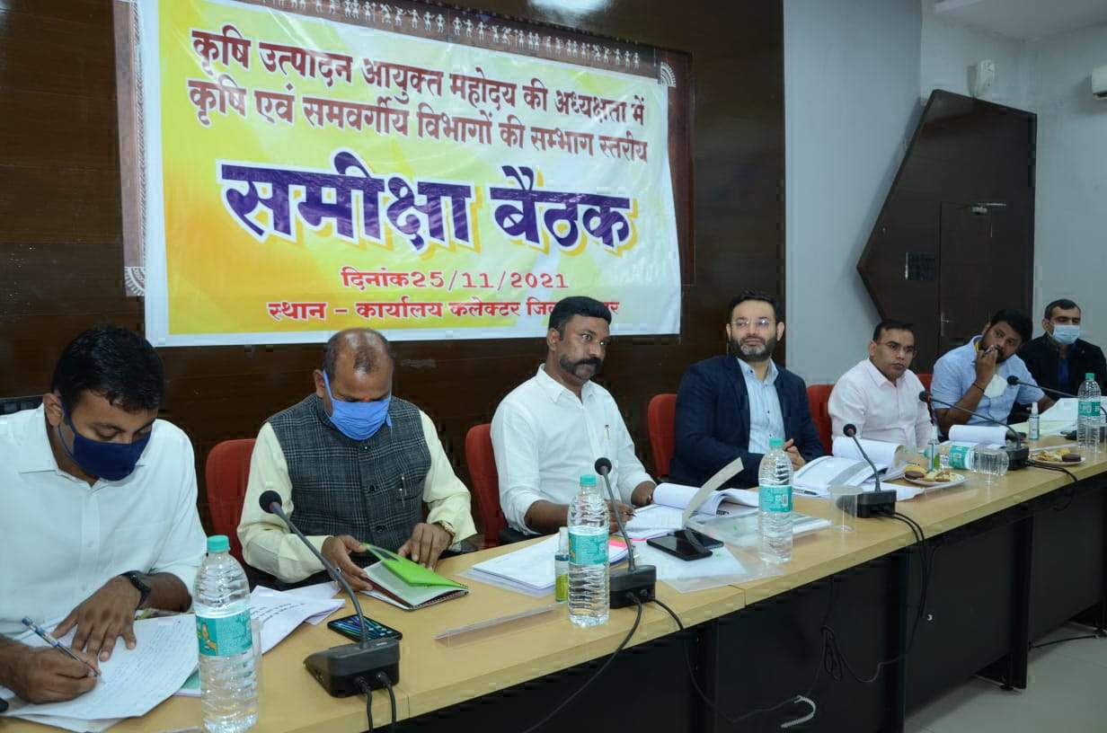 गोठानों में नियमित रूप से आजीविका मूलक गतिविधियों पर जोर गोठानों में नियमित रूप से आजीविका मूलक गतिविधियों पर जोर