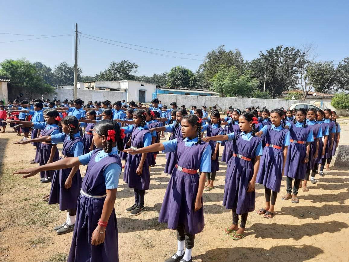 संविधान दिवस पर बच्चों ने ली शपथ