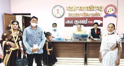 आयोग की समझाईस पर पत्नी   को रखने तैयार हुआ पति