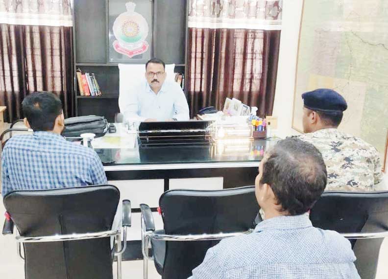 सोशल मीडिया की निगरानी, समस्याओं पर भी चर्चा