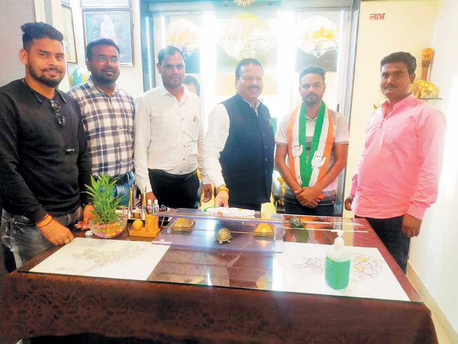 तुमगांव के भाजपा और निर्दलीय पार्षद का कांग्रेस प्रवेश तुमगांव के भाजपा और निर्दलीय पार्षद का कांग्रेस प्रवेश