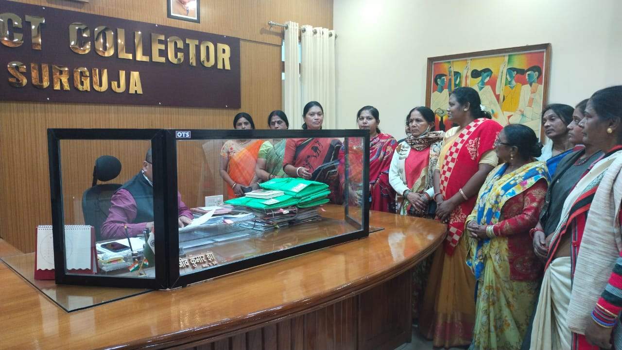 रेडी टू इट पोषण आहार का काम बीज निगम को देने का विरोध