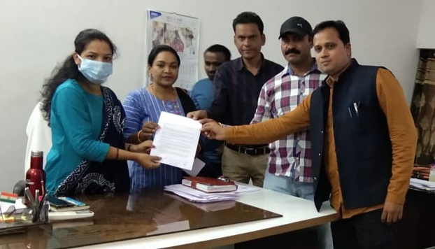 पत्रकार सुरक्षा कानून लागू करने सौंपा ज्ञापन