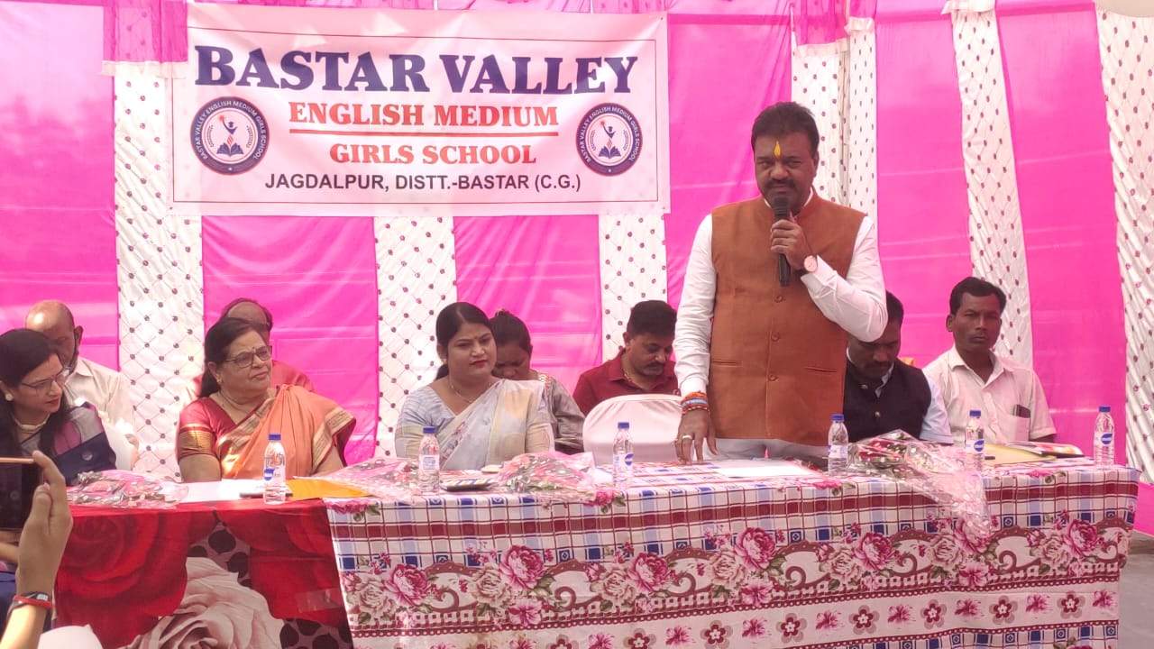 कन्या शाला में डिजिटल लाइब्रेरी एवं कम्प्यूटर शिक्षा का उद्घाटन कन्या शाला में डिजिटल लाइब्रेरी एवं कम्प्यूटर शिक्षा का उद्घाटन