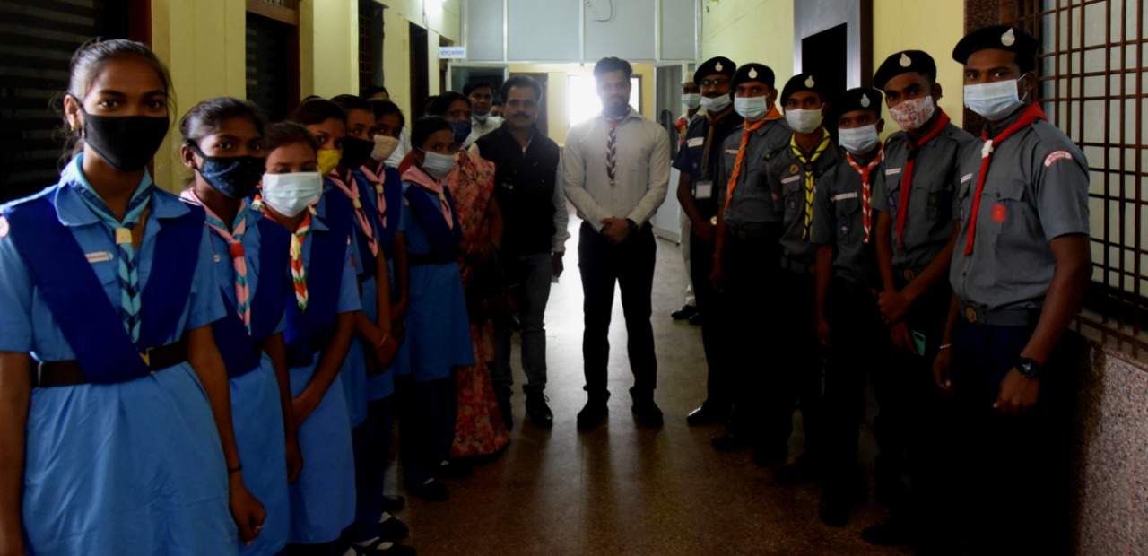 राष्ट्रीय पर्वतारोहण दल ने कलेक्टर से की मुलाकात