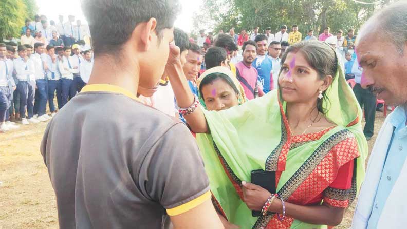 युवा मैराथन दौड़ में बेलगांव प्रथम जिपं सदस्य ममता स्पर्धा में हुईं शामिल युवा मैराथन दौड़ में बेलगांव प्रथम जिपं सदस्य ममता स्पर्धा में हुईं शामिल