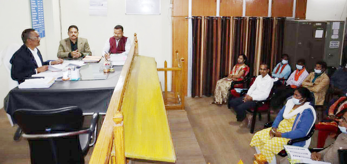 नामांकन दाखिले के बाद वापसी के लिए मान मनौव्वल नामांकन दाखिले के बाद वापसी के लिए मान मनौव्वल