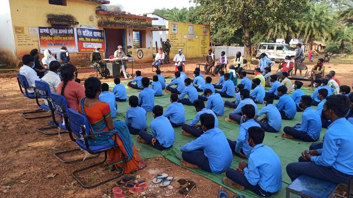 चलित थाना में आनलाइन ठगी से बचने के बताए उपाय