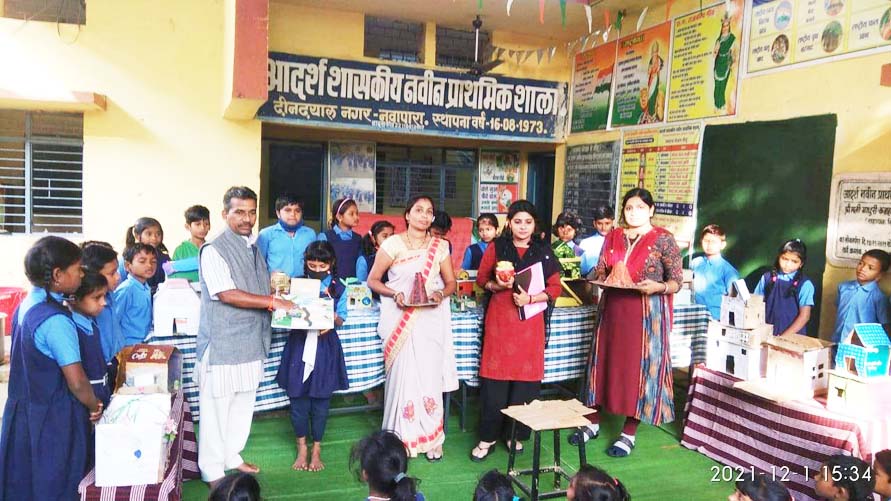 बच्चों ने बनाए कबाड़ से जुगाड़ मॉडल बच्चों ने बनाए कबाड़ से जुगाड़ मॉडल