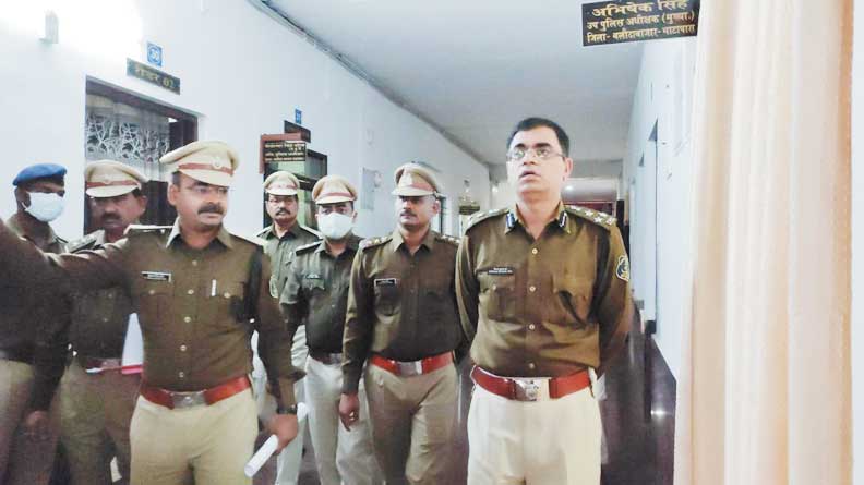 दीपक कुमार ने वरिष्ठ पुलिस अधीक्षक का पदभार संभाला दीपक कुमार ने वरिष्ठ पुलिस अधीक्षक का पदभार संभाला